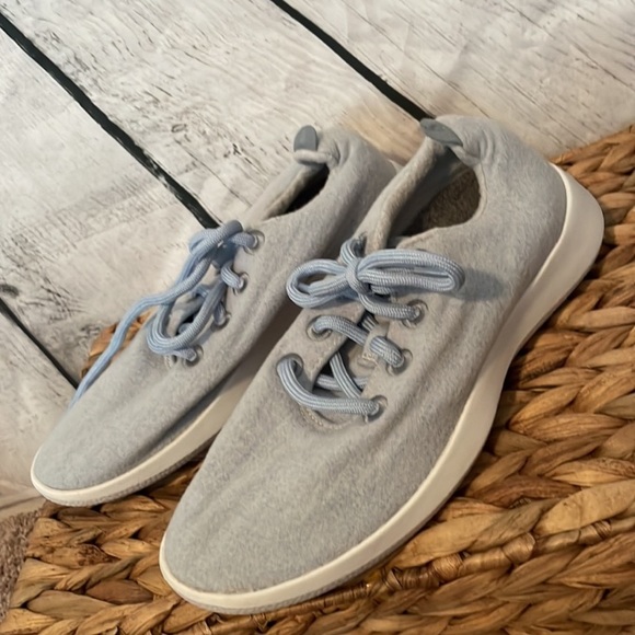 Allbirds light blue sneakers - Picture 6 of 6